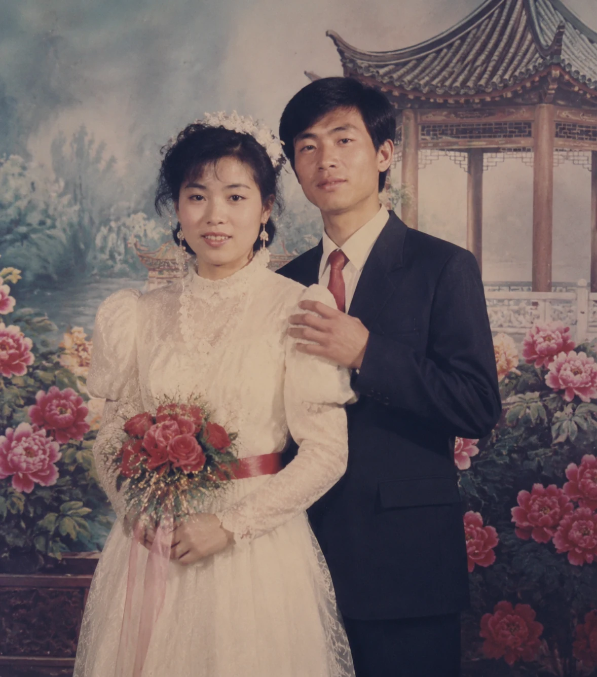 具有年代质感的婚礼人物合影